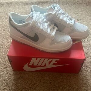 Kids Nike dunk low GS